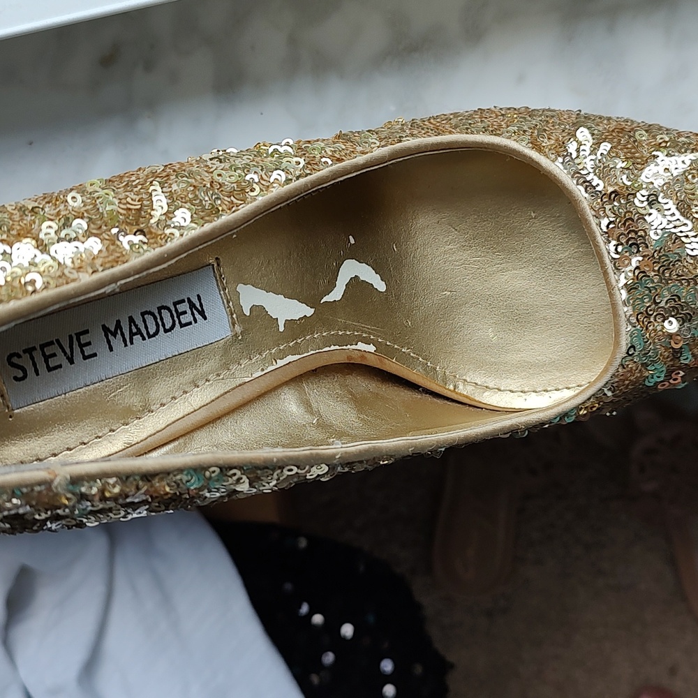Steve Madden Gold Sequin platform heels - Picture 14 of 16